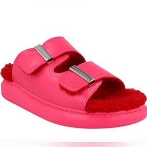 NIB-$790 Alexander McQueen Fur-Lined Leather Sandals - Size 9.5